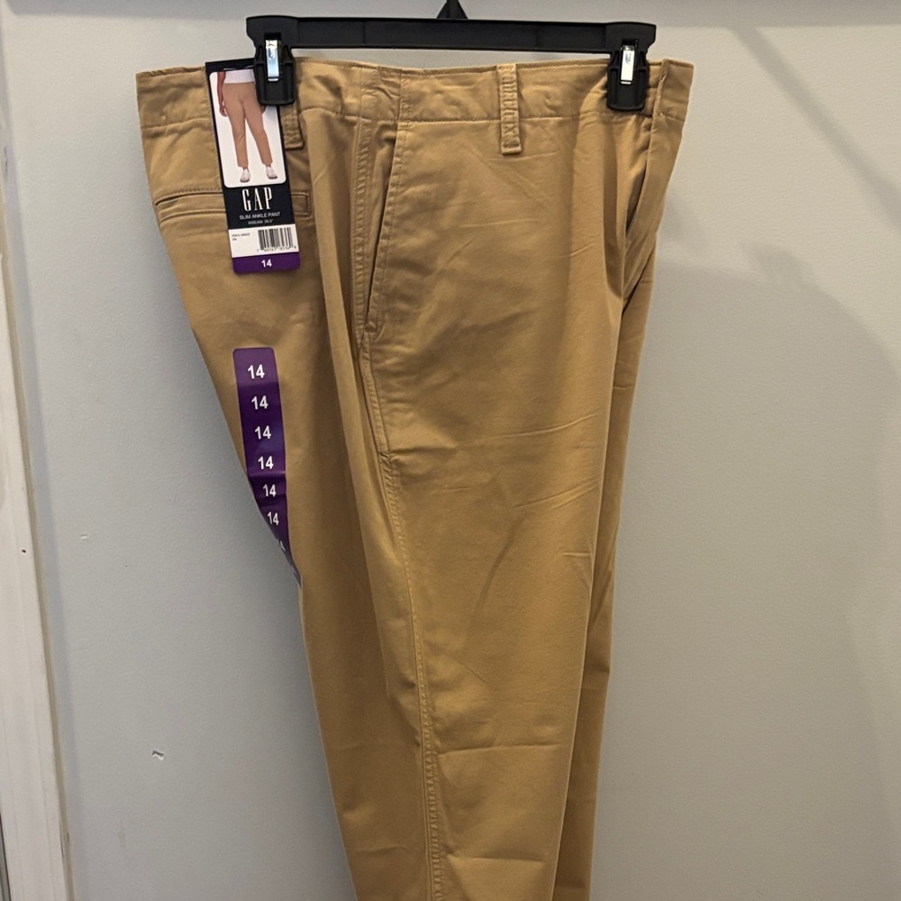 GAP Women’s Khaki Chinos Slim Ankle Pant
